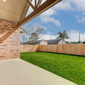 414 TX Ave Patioyard