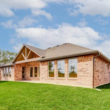 414 TX Ave sideyard
